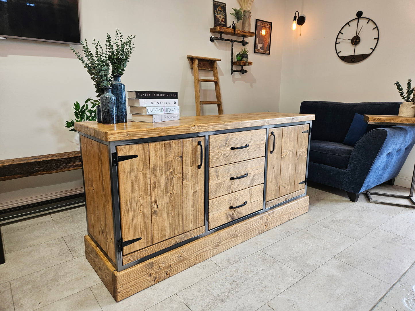 Sidebaord with cupboard and drawers