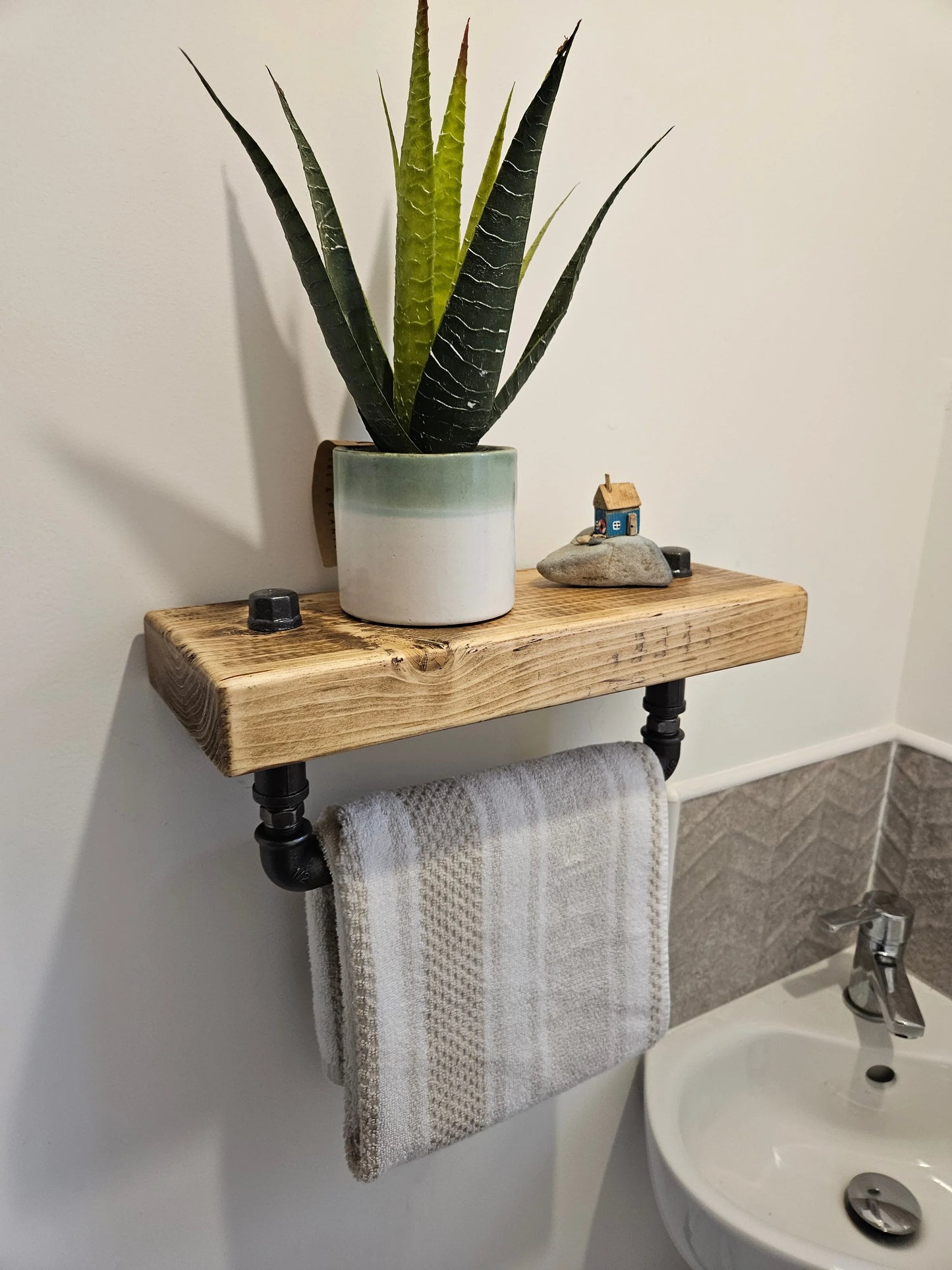 Rustic Towel Holder – Wooden & Metal Bathroom Accessory - DK Fabrications